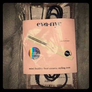 Mini hair straightener